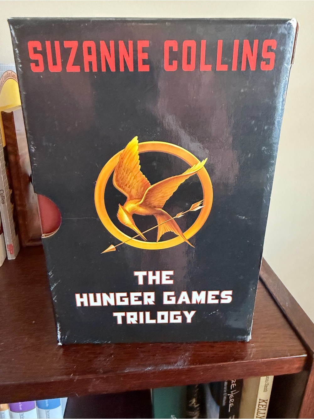 Suzanne Collins The Hunger Games Trilogy Box Set - Black with Gold Emblem